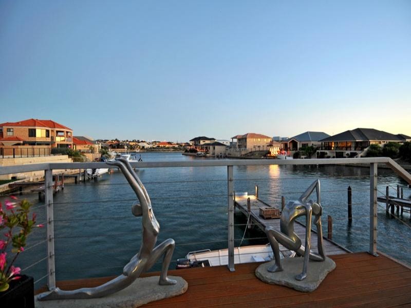 27 Voyager Close, PORT BOUVARD, Wannanup WA 6210