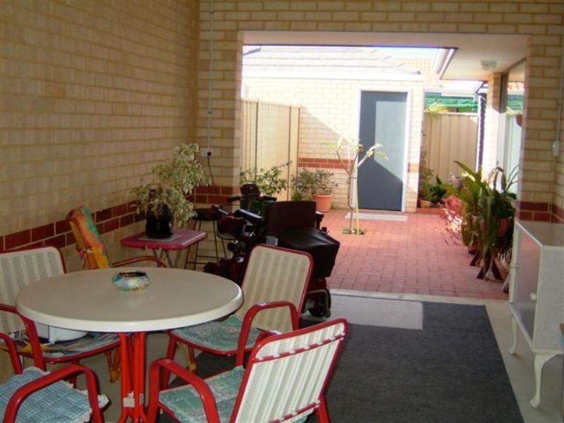 8 Myrtle Turn, Greenfields WA 6210