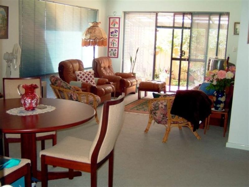 8 Myrtle Turn, Greenfields WA 6210