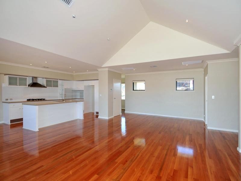 30 Voyager Close, Wannanup WA 6210