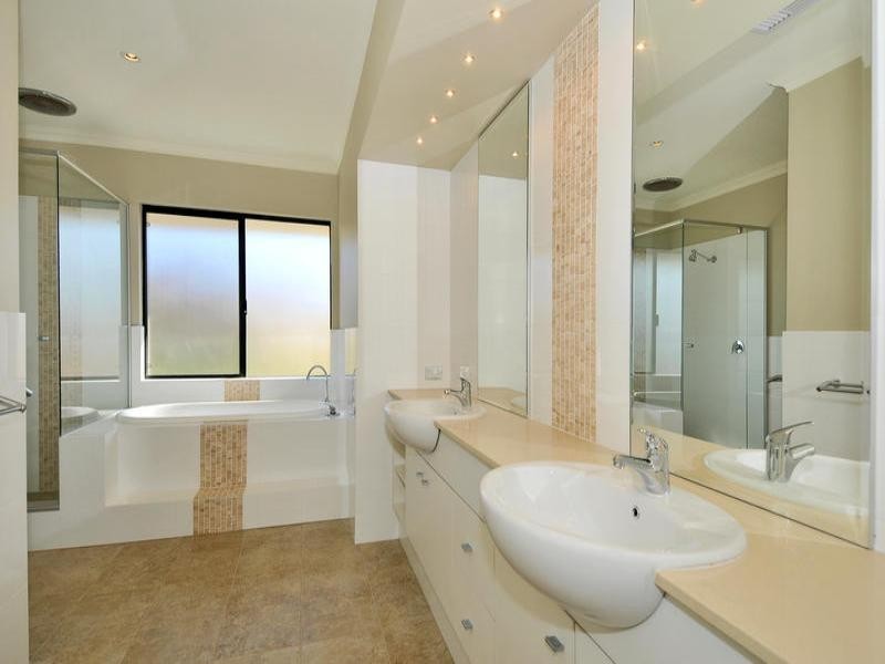 30 Voyager Close, Wannanup WA 6210