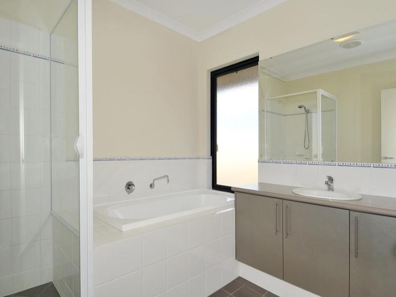 22 Baudin Way, Wannanup WA 6210