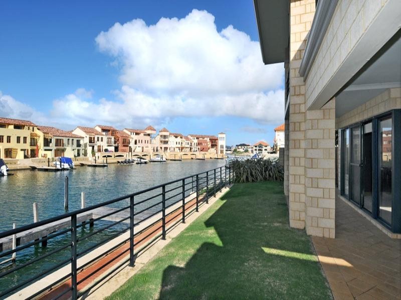 22 Baudin Way, Wannanup WA 6210