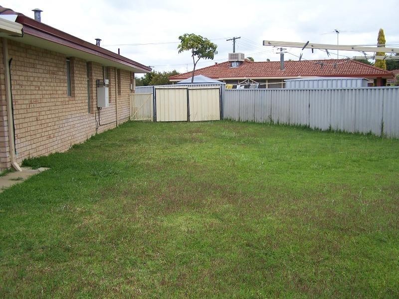 16 Len Howard Drive, Erskine WA 6210