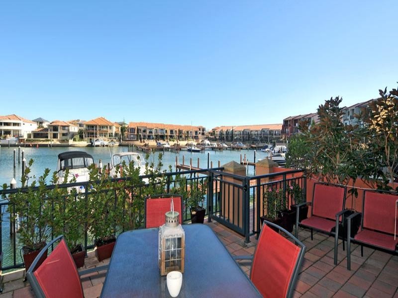 18/7 Village Mews, PORT BOUVARD, Wannanup WA 6210