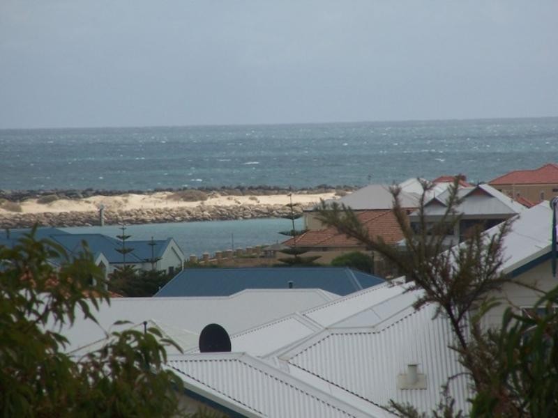 17 Princeton Drive, Wannanup WA 6210