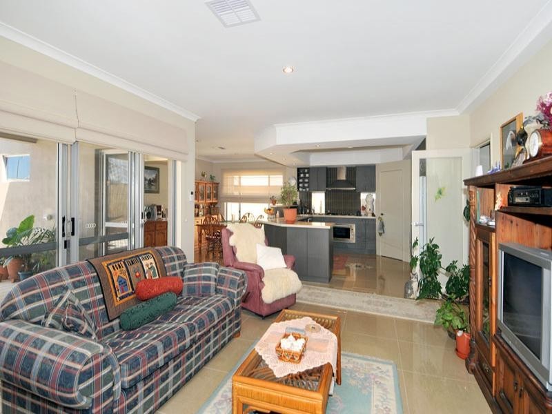 12 Pelsaert Lane, Wannanup WA 6210