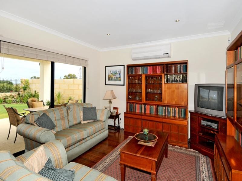 57 Endeavour Circle, PORT BOUVARD, Wannanup WA 6210