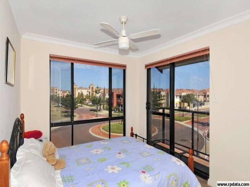 22 Westview Pde, PORT BOUVARD, Wannanup WA 6210