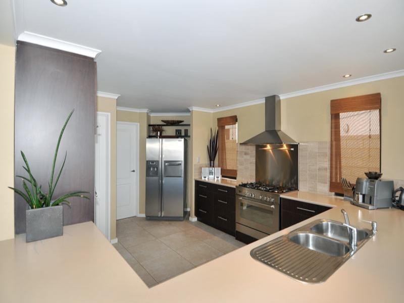 37 Australis Circle, Wannanup WA 6210