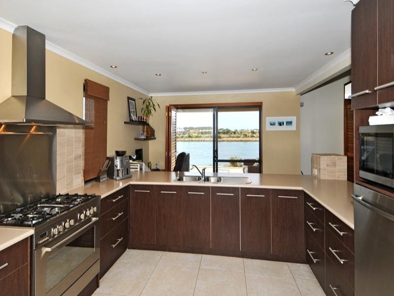 37 Australis Circle, Wannanup WA 6210