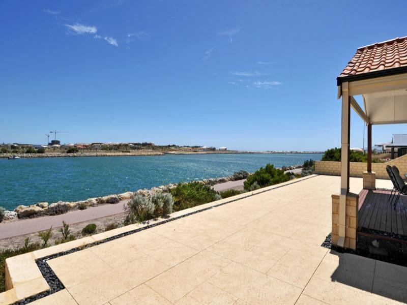 37 Australis Circle, Wannanup WA 6210