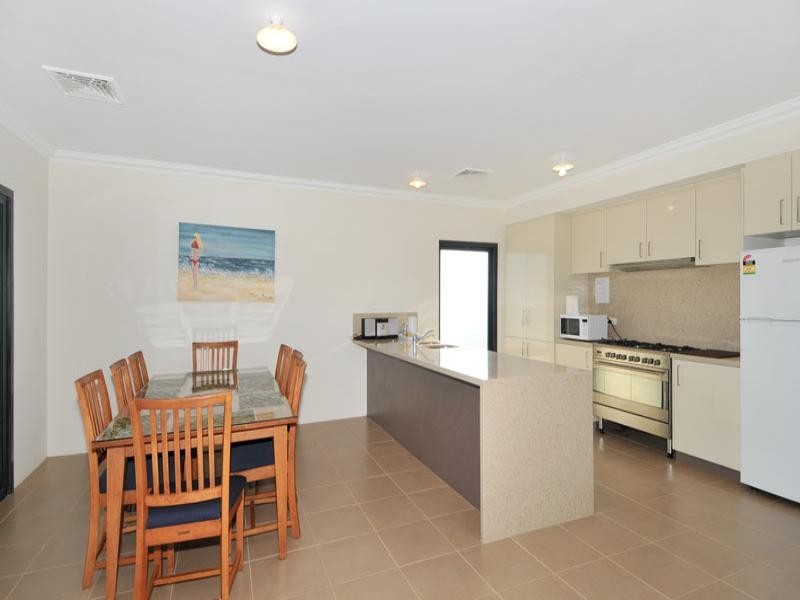 28 Endeavour Circle, Wannanup WA 6210