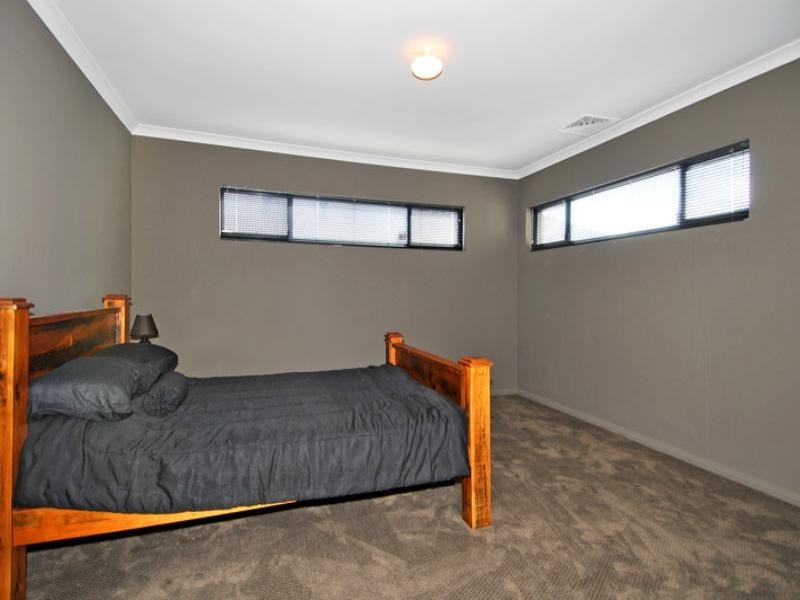 28 Endeavour Circle, Wannanup WA 6210