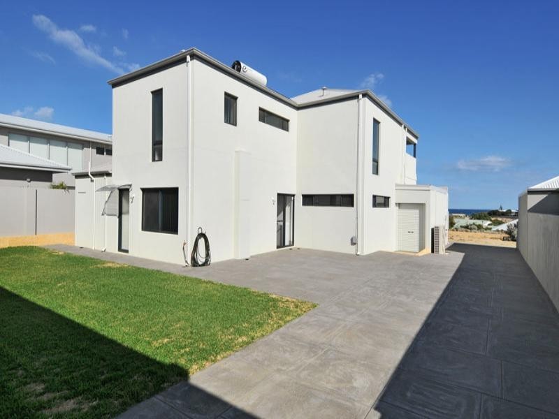 28 Endeavour Circle, Wannanup WA 6210