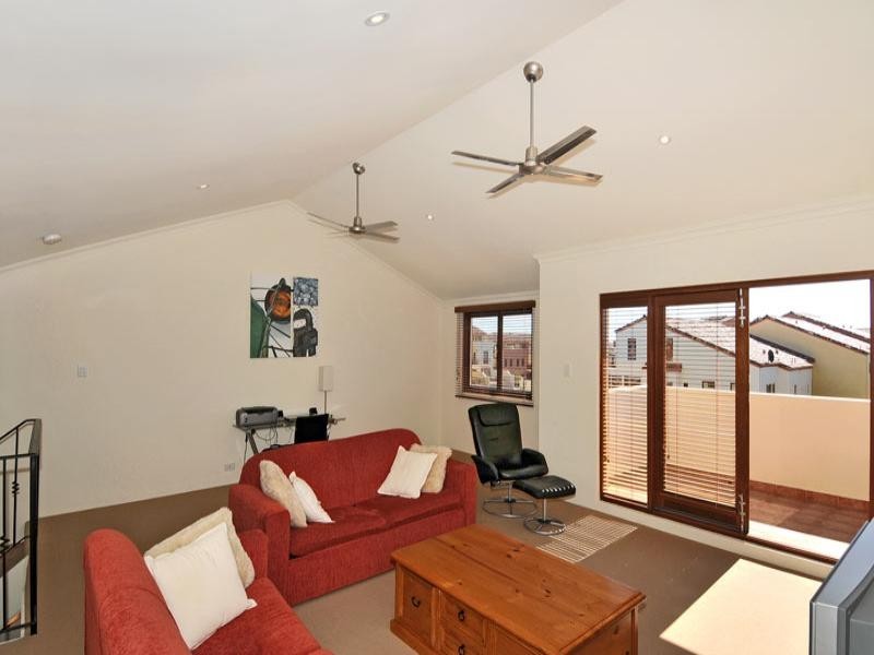 62/18 Port Quays, Wannanup WA 6210