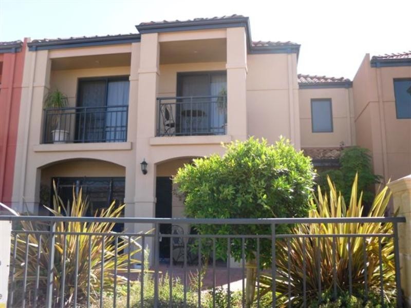 42 Westview Parade, Wannanup WA 6210