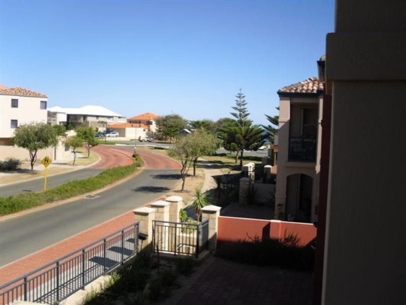 42 Westview Parade, Wannanup WA 6210