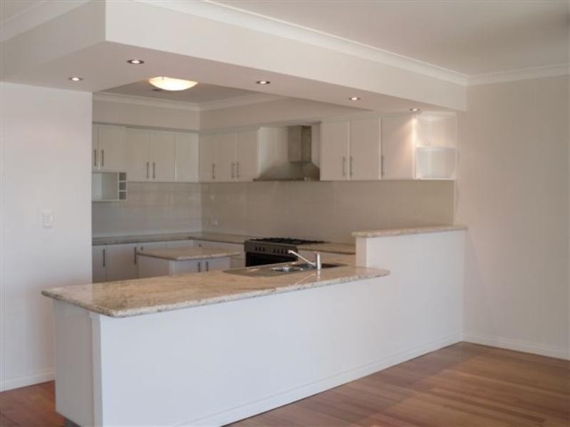 2/12 Abrolhos Quays, Wannanup WA 6210