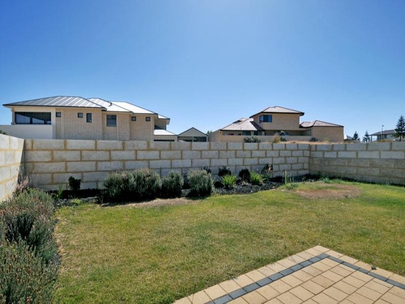 6 Conch Way, Wannanup WA 6210