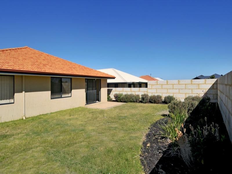 6 Conch Way, Wannanup WA 6210