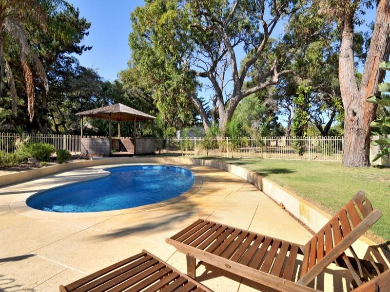 21 Pleasant Grove Circle, Falcon WA 6210