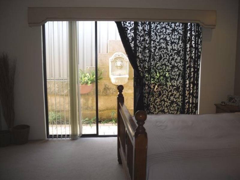 18 Australis Circle, Wannanup WA 6210