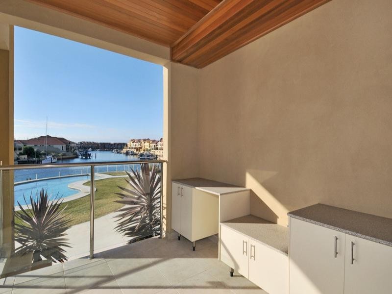 1/12 Abrolhos Quays, Wannanup WA 6210