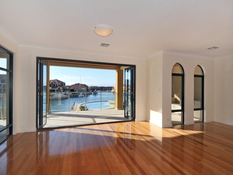1/12 Abrolhos Quays, Wannanup WA 6210