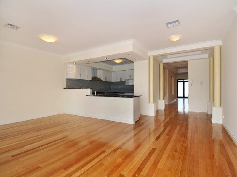 1/12 Abrolhos Quays, Wannanup WA 6210