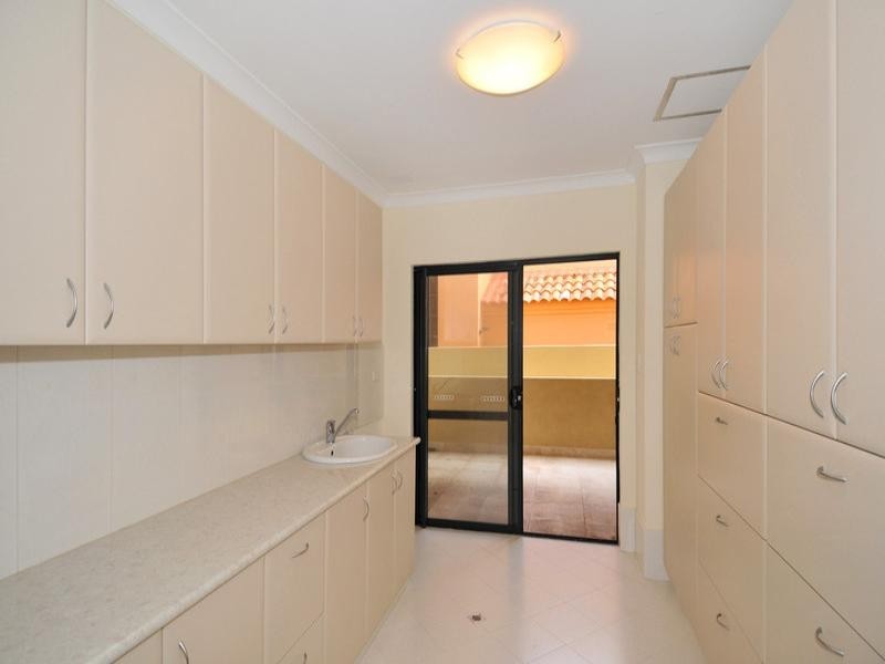 1/12 Abrolhos Quays, Wannanup WA 6210