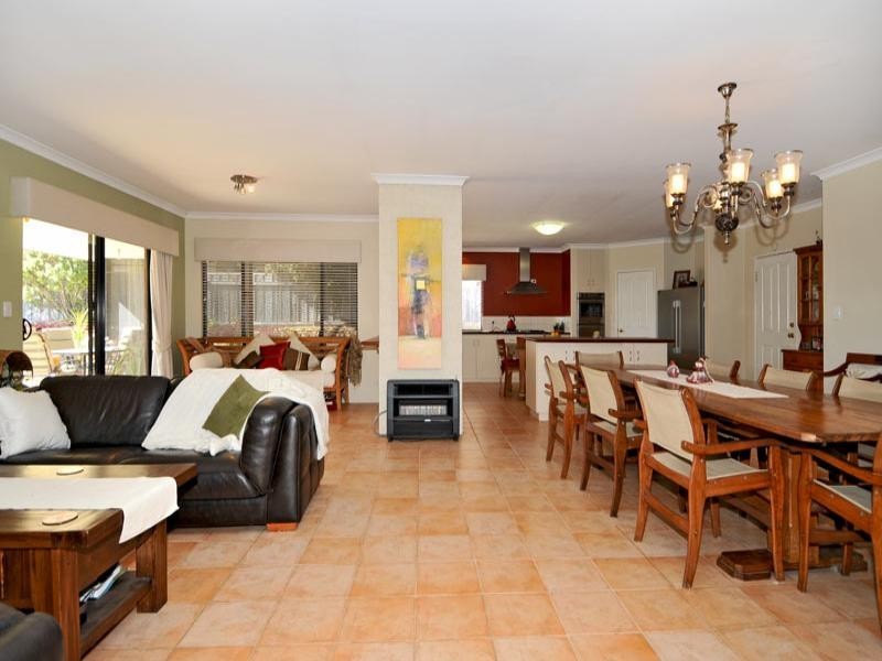 34 Princeton Drive, Wannanup WA 6210