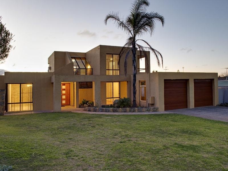 2 Ozone Court, Halls Head WA 6210