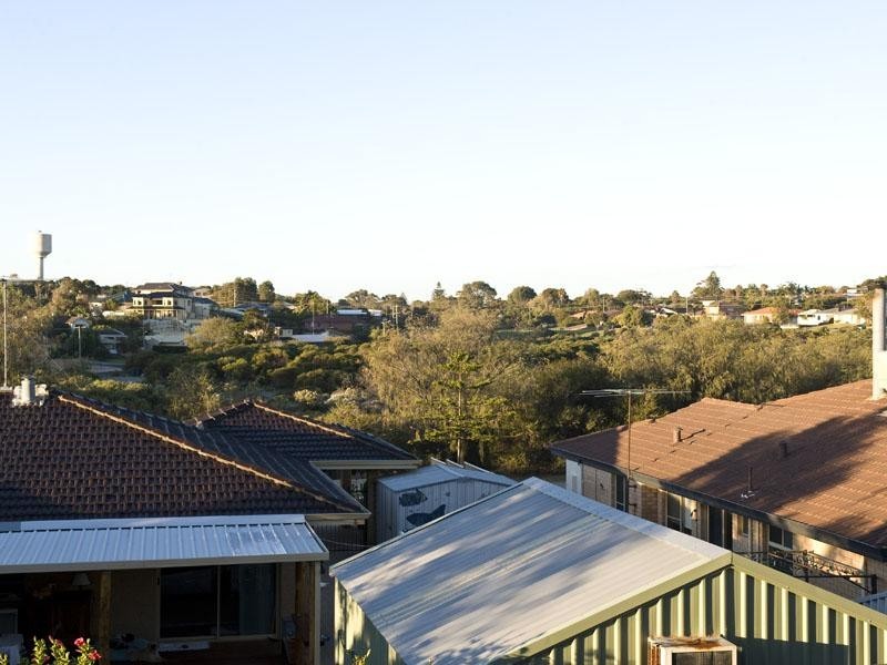 2 Ozone Court, Halls Head WA 6210