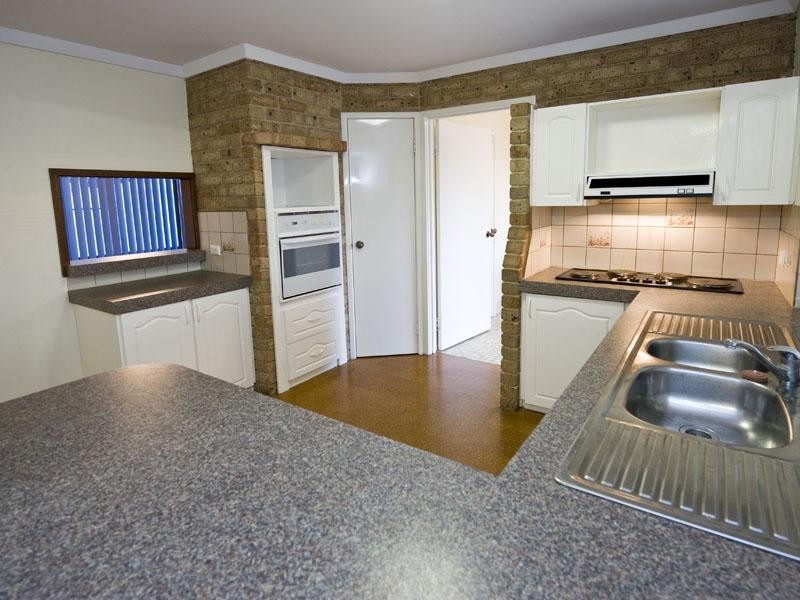 2 Ozone Court, Halls Head WA 6210