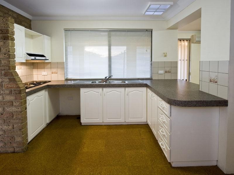 2 Ozone Court, Halls Head WA 6210