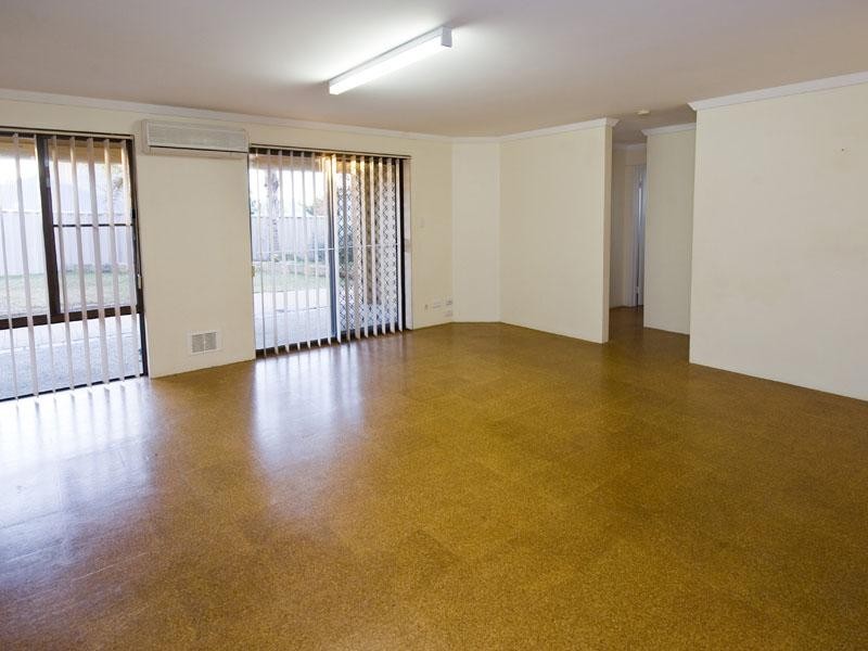 2 Ozone Court, Halls Head WA 6210
