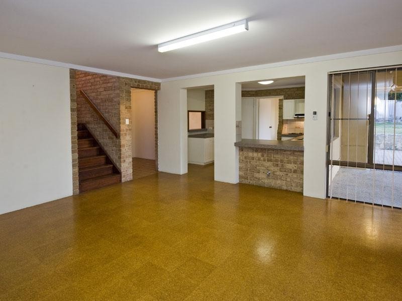 2 Ozone Court, Halls Head WA 6210
