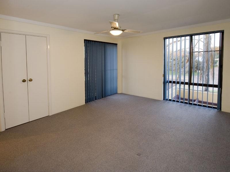 2 Ozone Court, Halls Head WA 6210