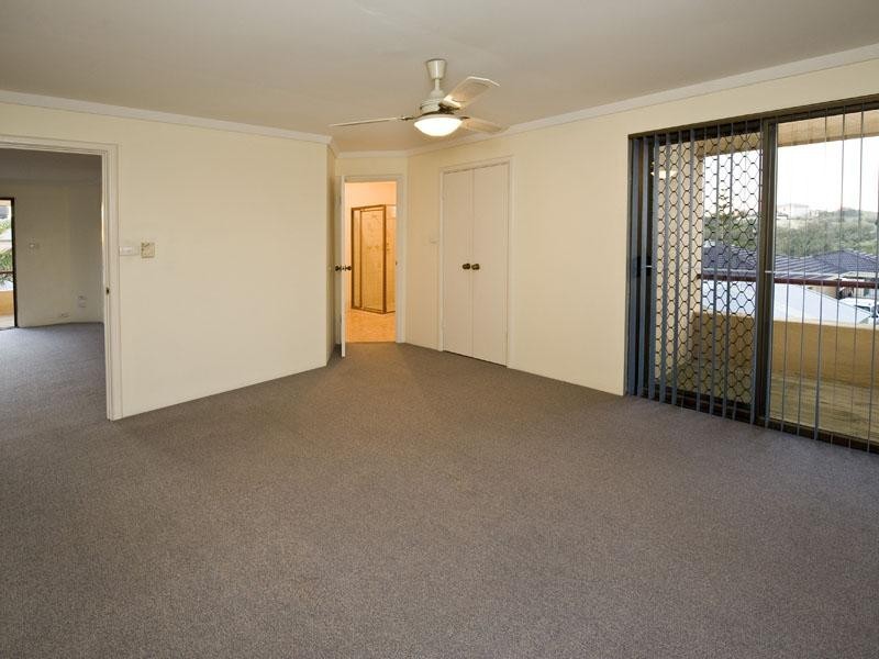 2 Ozone Court, Halls Head WA 6210