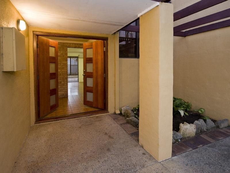 2 Ozone Court, Halls Head WA 6210
