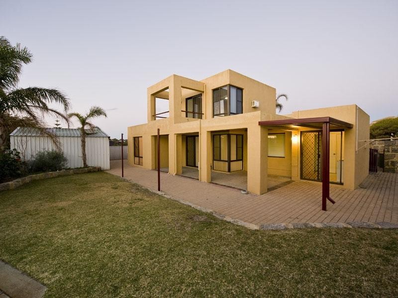 2 Ozone Court, Halls Head WA 6210