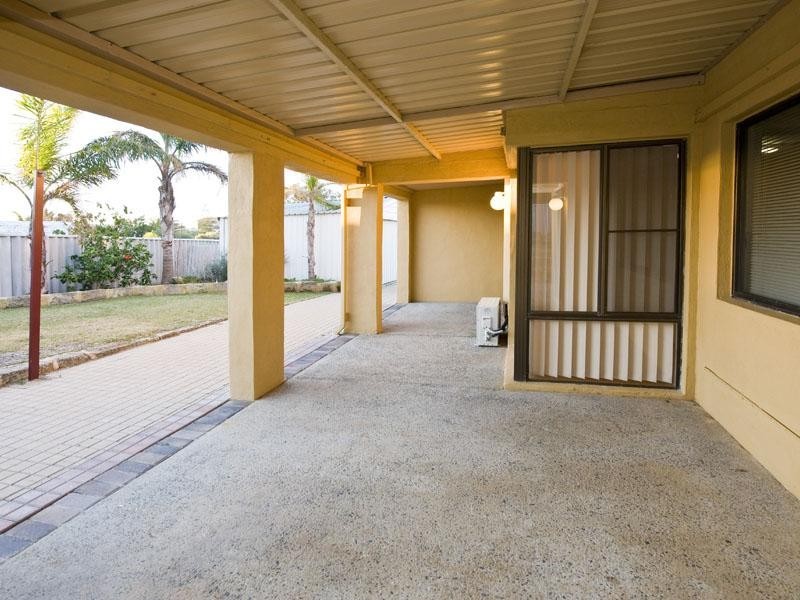 2 Ozone Court, Halls Head WA 6210