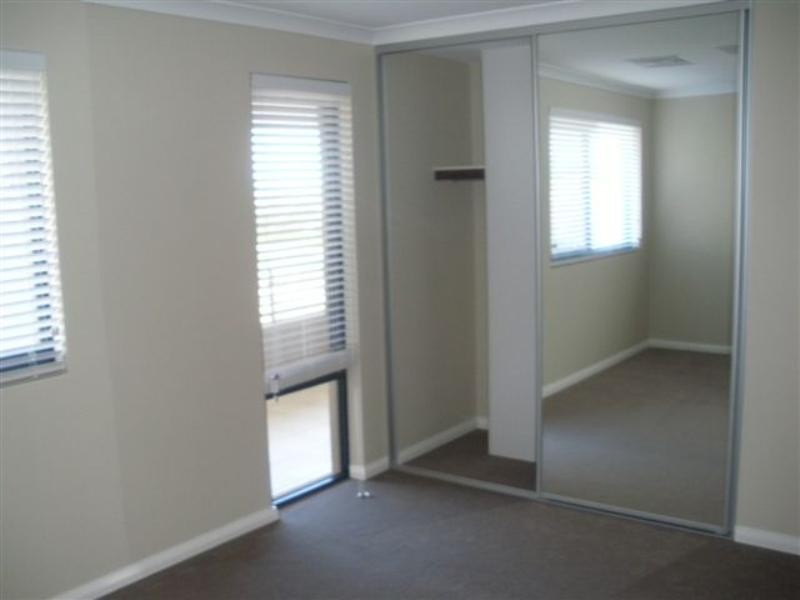 12 Sandune Way, Wannanup WA 6210