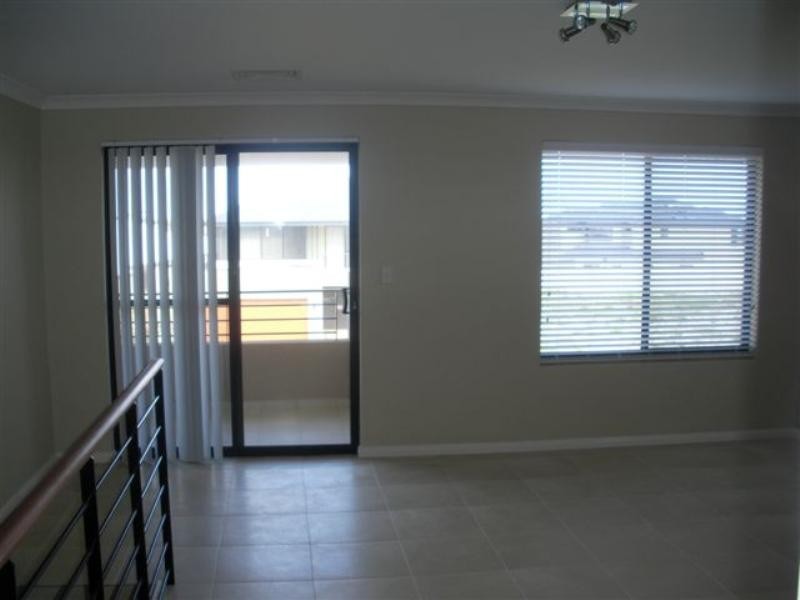 12 Sandune Way, Wannanup WA 6210