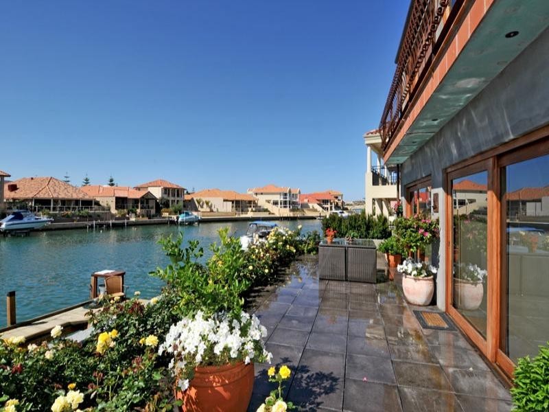 55/18 Port Quays, Wannanup WA 6210