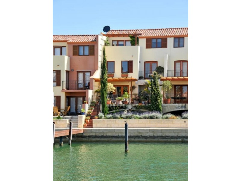 4/18 Port Quays, Wannanup WA 6210