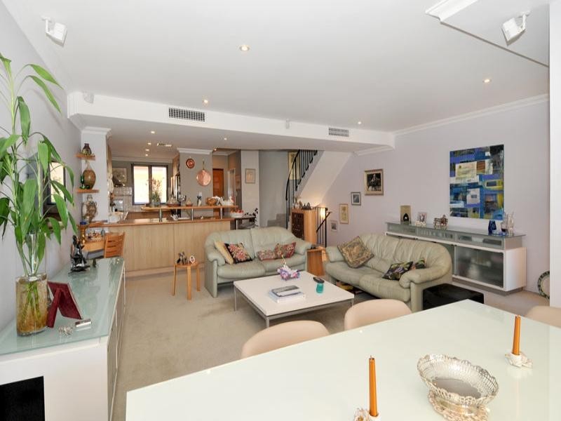 4/18 Port Quays, Wannanup WA 6210