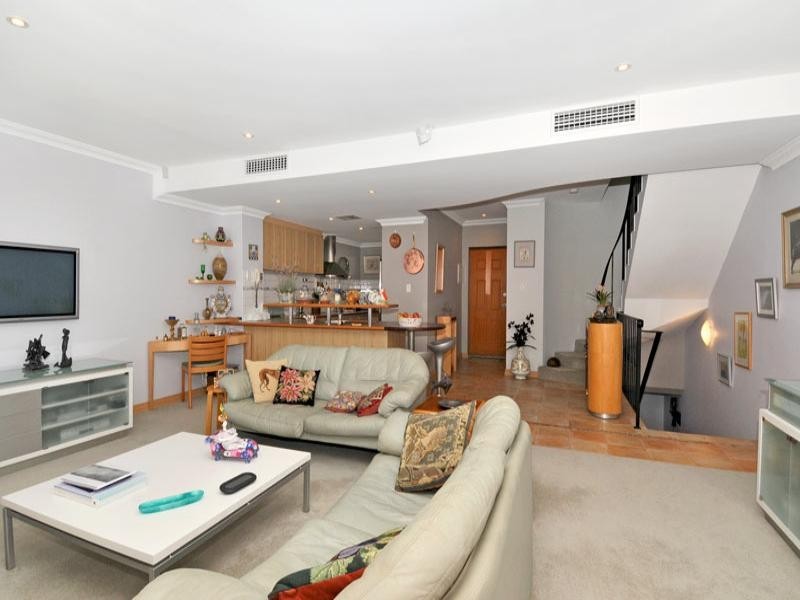 4/18 Port Quays, Wannanup WA 6210