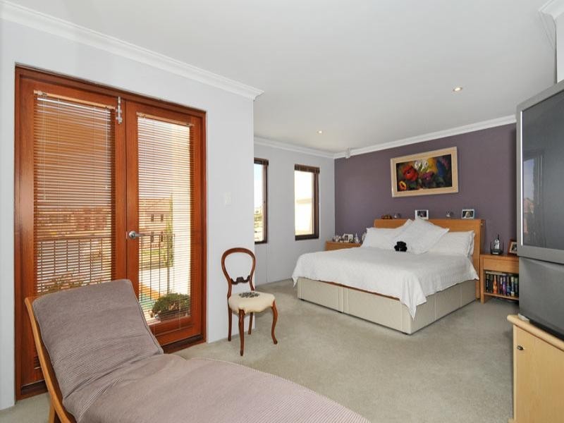 4/18 Port Quays, Wannanup WA 6210